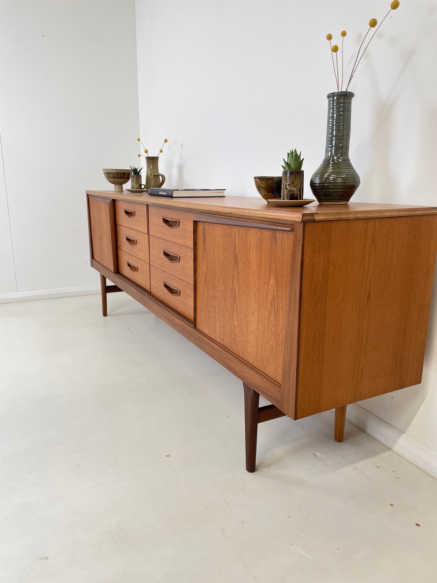 MID-CENTURY TEAK SIDEBOARD / MEDIA UNIT - ELLIOTS OF NEWBURY