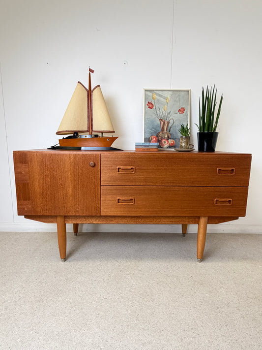 VINTAGE COMPACT SIDEBOARD / DRESSING TABLE SCANDINAVIAN STYLE