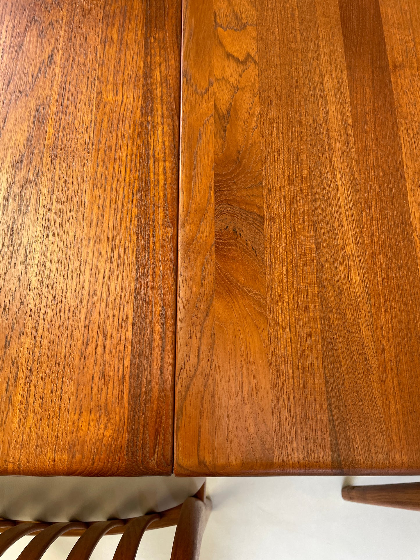 VINTAGE TEAK DINING TABLE & 4 CHAIRS BY BENNY LINDEN