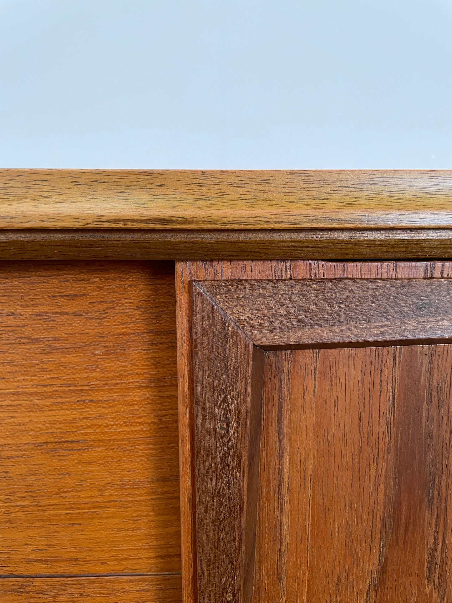 MID-CENTURY TEAK SIDEBOARD / MEDIA UNIT - ELLIOTS OF NEWBURY