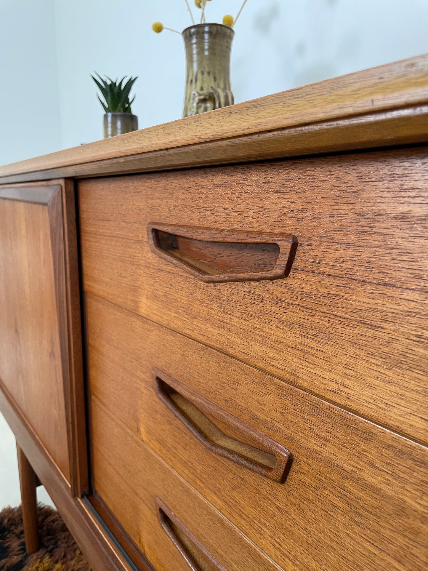 MID-CENTURY TEAK SIDEBOARD / MEDIA UNIT - ELLIOTS OF NEWBURY