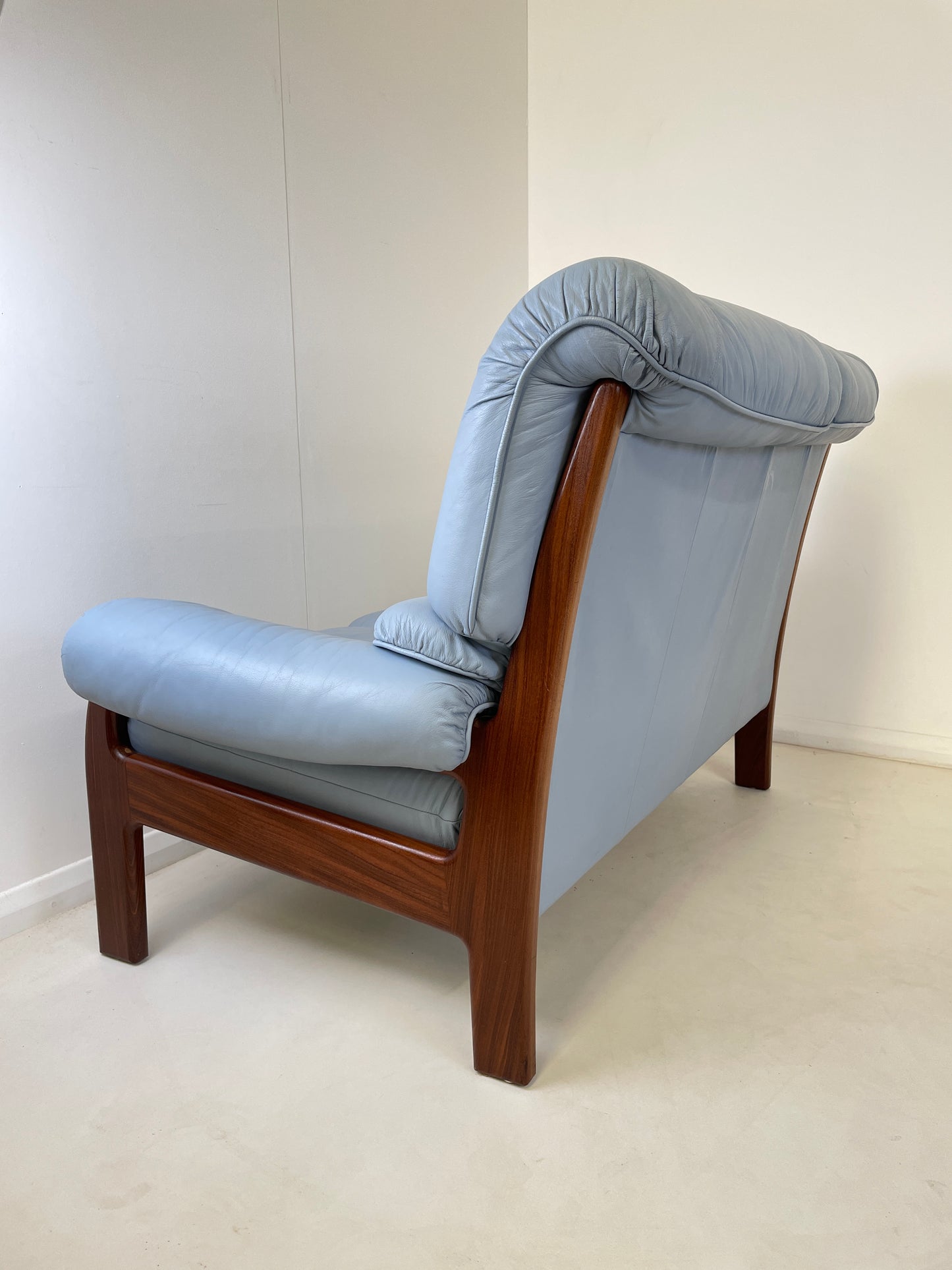 VINTAGE GPLAN 1990s NINA LEATHER SOFA, CHAIR & FOOTSTOOL