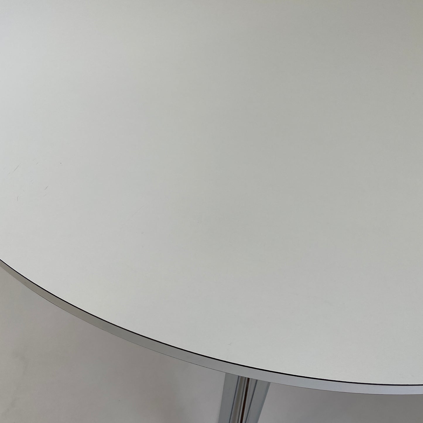 BISCIA TABLE IN WHITE DESIGNED BY PASCAL MOURGUE