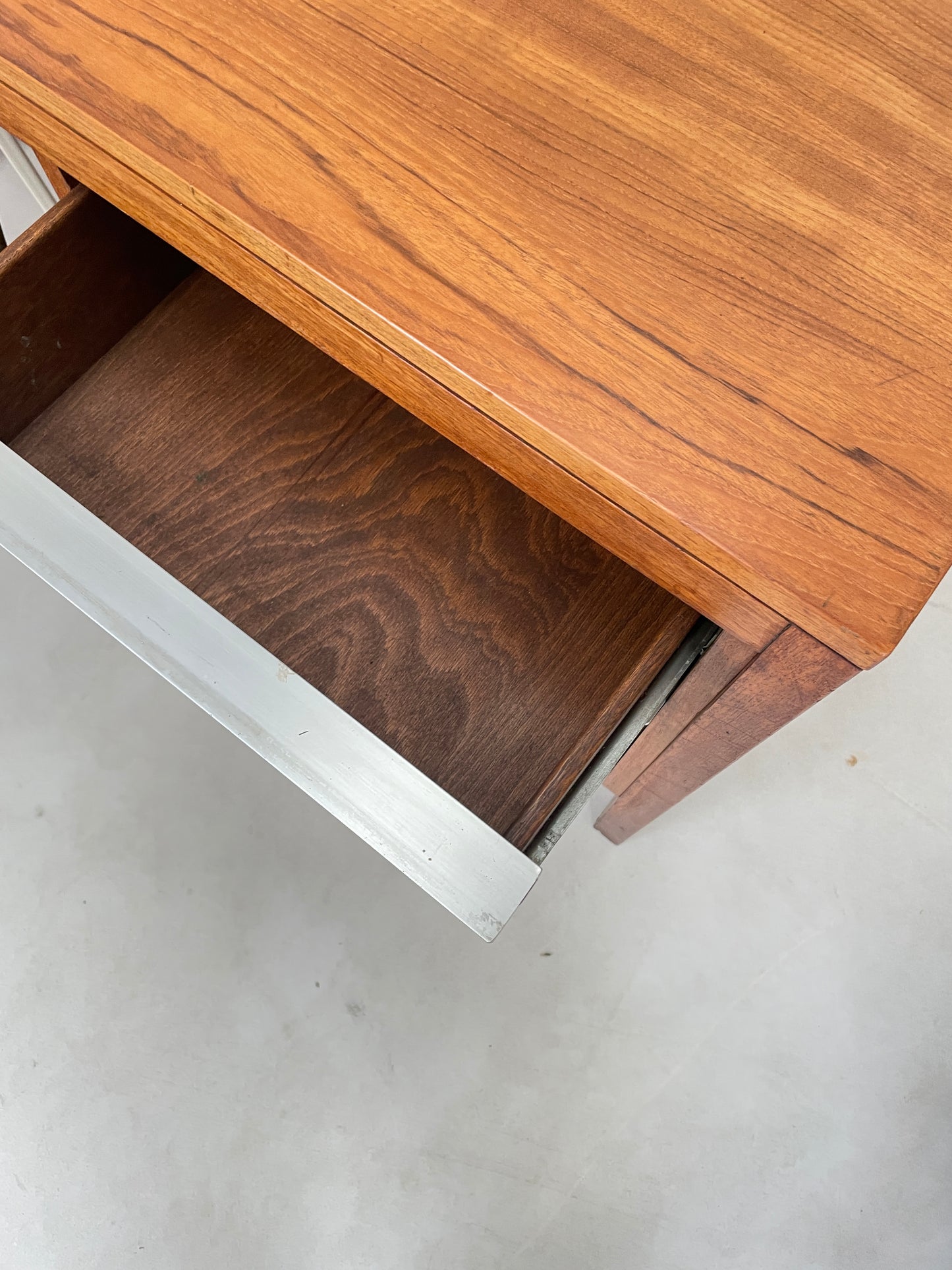 VINTAGE TEAK DOUBLE PEDESTAL PARTNERS DESK