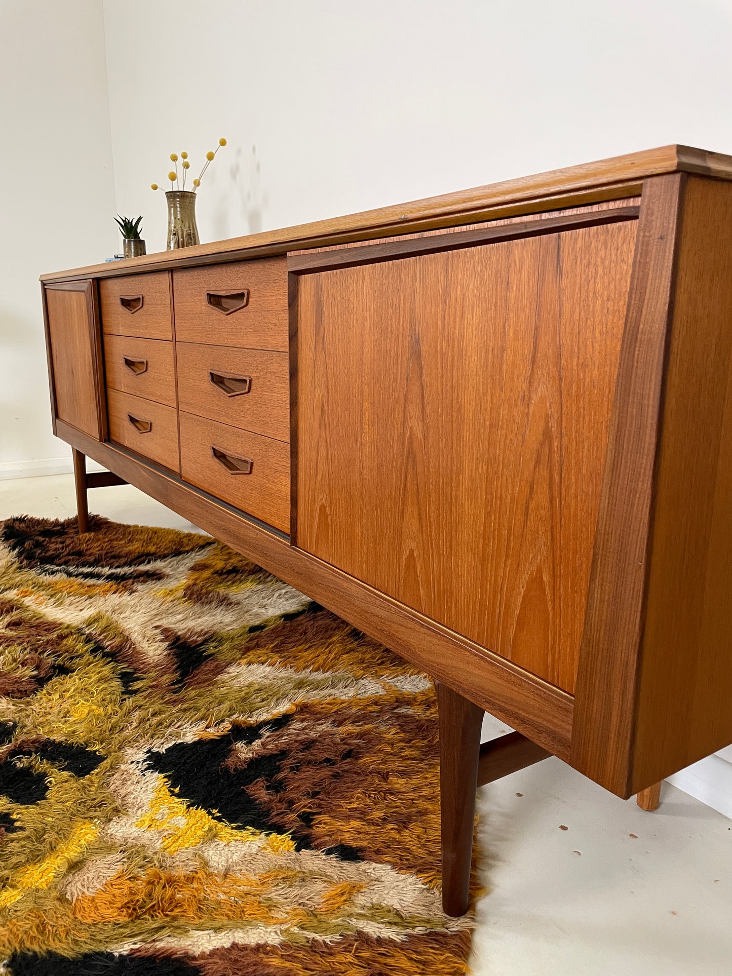 MID-CENTURY TEAK SIDEBOARD / MEDIA UNIT - ELLIOTS OF NEWBURY