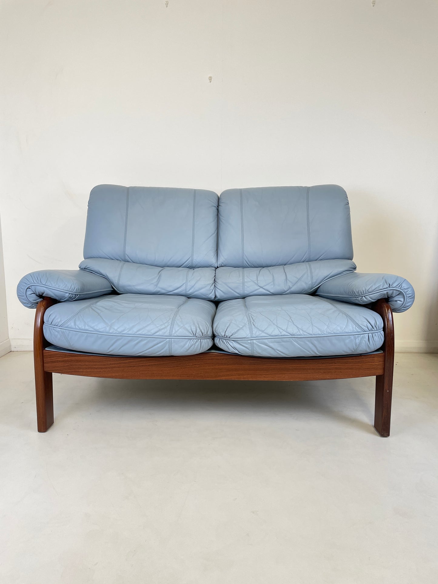 VINTAGE GPLAN 1990s NINA LEATHER SOFA, CHAIR & FOOTSTOOL