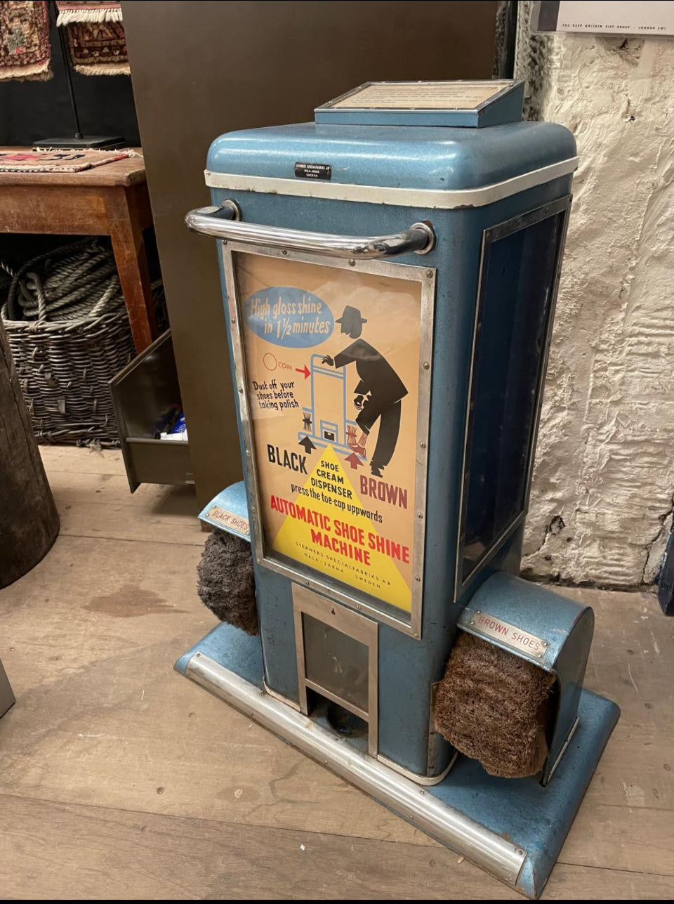 VINTAGE SHOE SHINE MACHINE