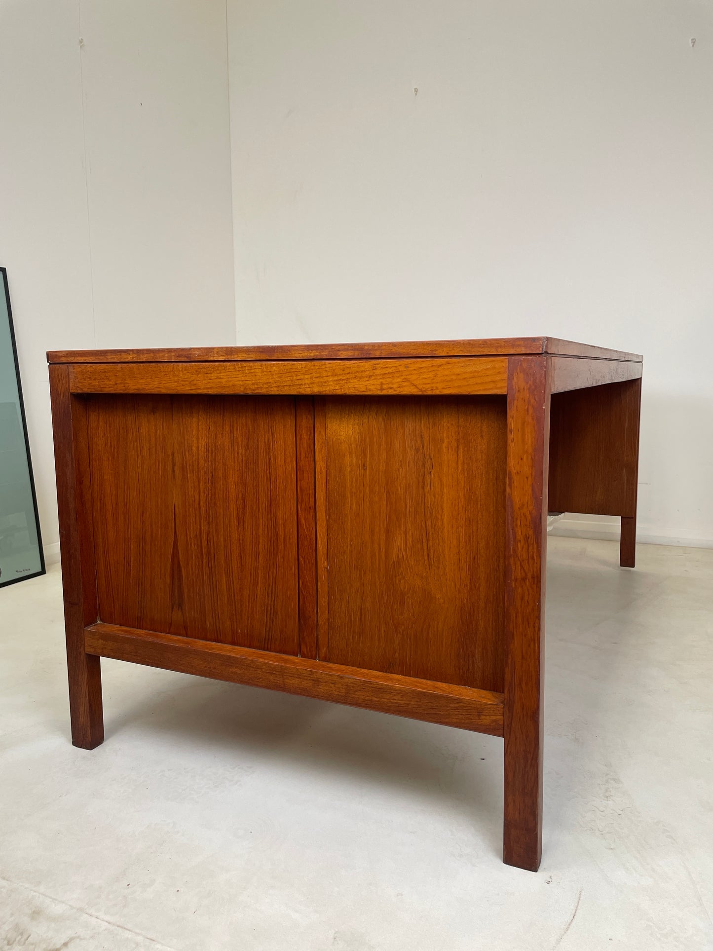 VINTAGE TEAK DOUBLE PEDESTAL PARTNERS DESK