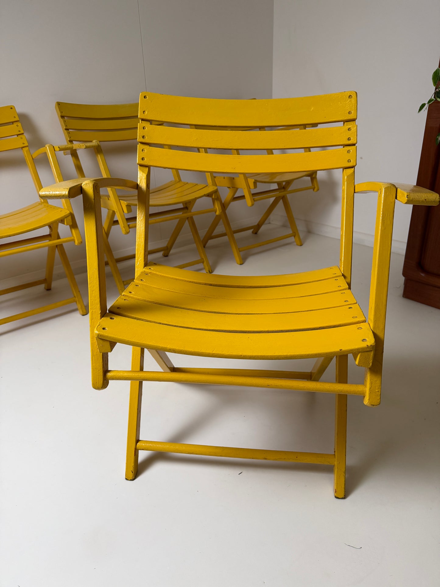 BAUHAUS FOLDING GARDEN CHAIRS IN YELLOW - SET OF 4