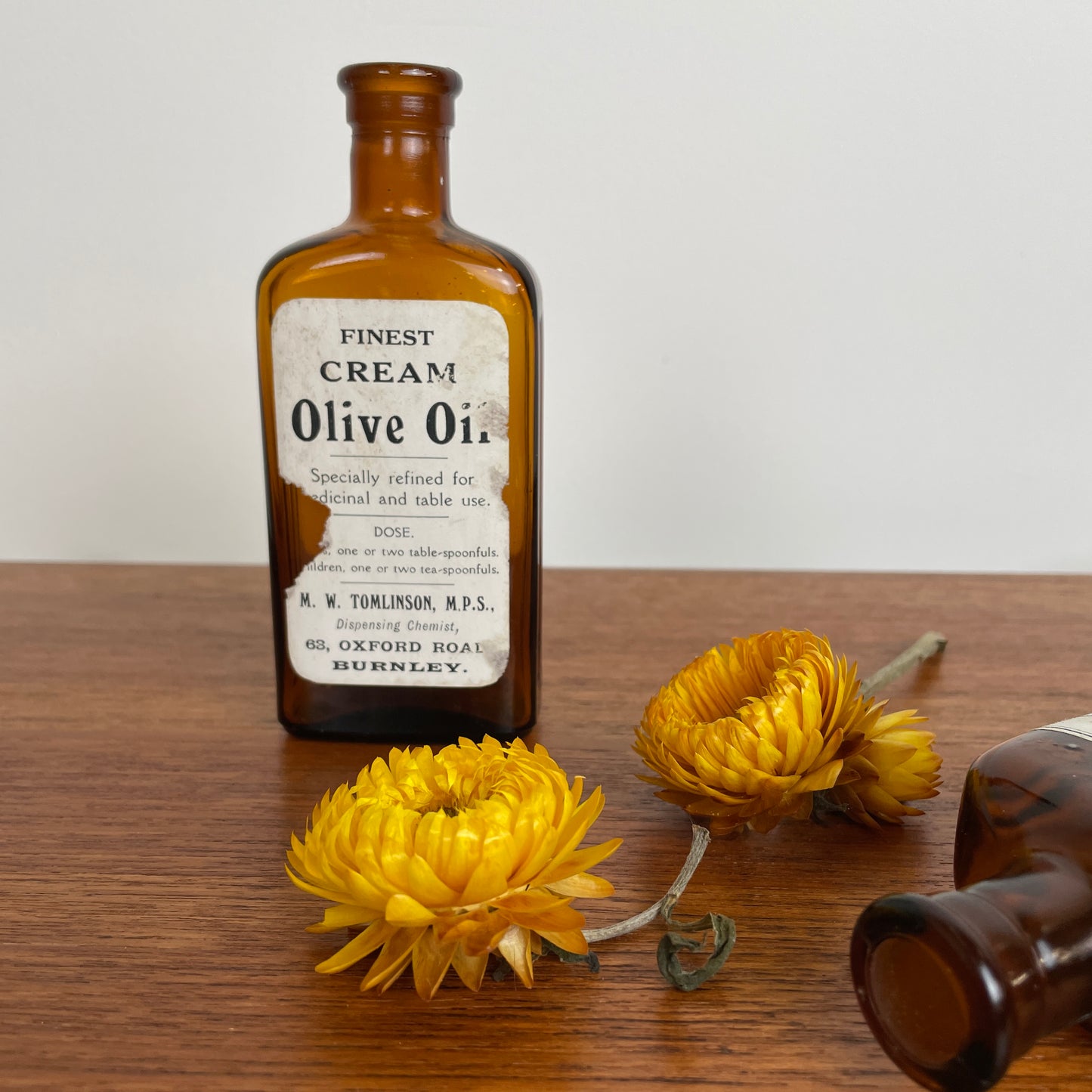 AMBER OLIVE OIL CHEMIST BOTTLE