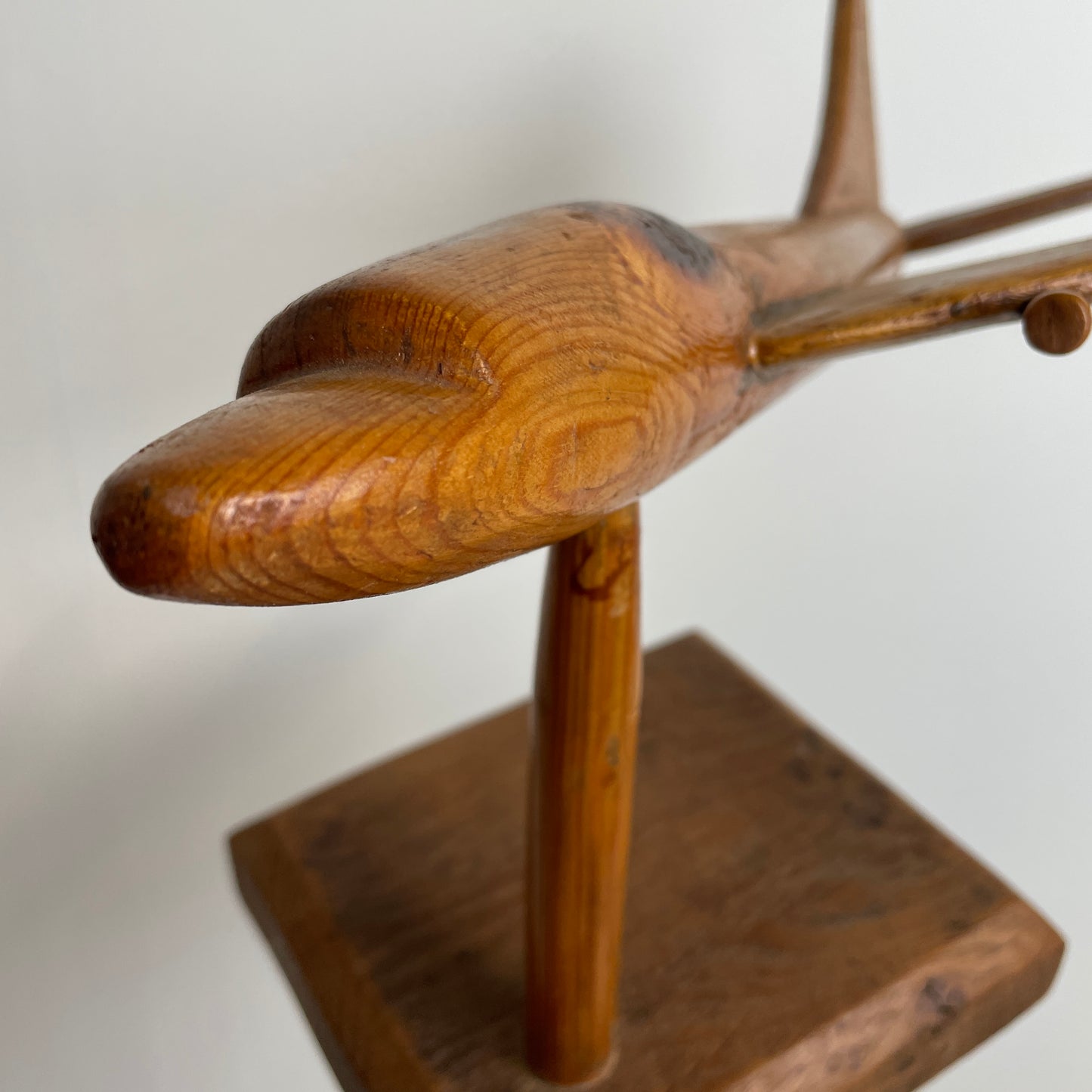 VINTAGE WOODEN CARVED AEROPLANE