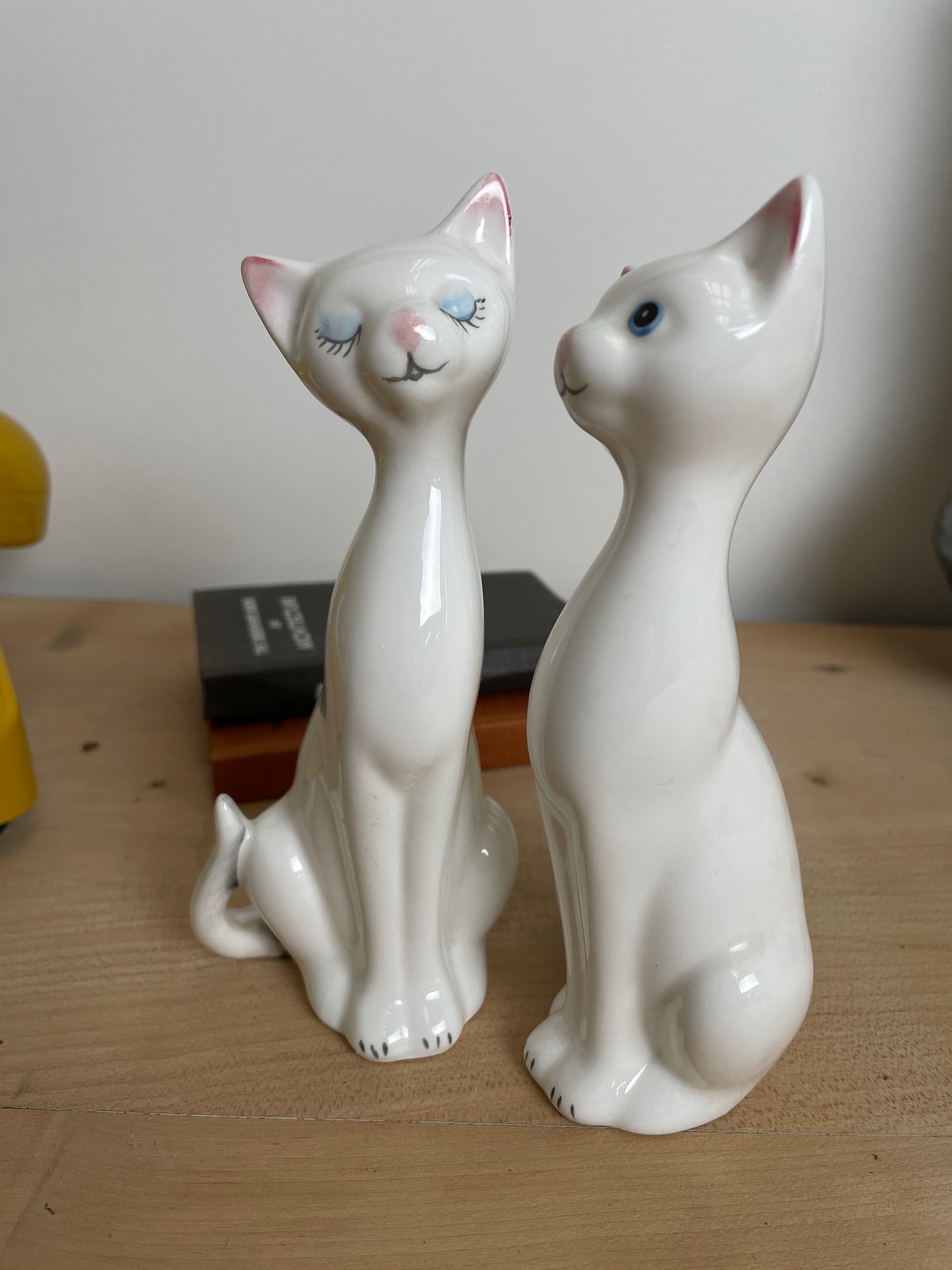 VINTAGE KITSCH CAT IN WHITE PORCELAIN x 2