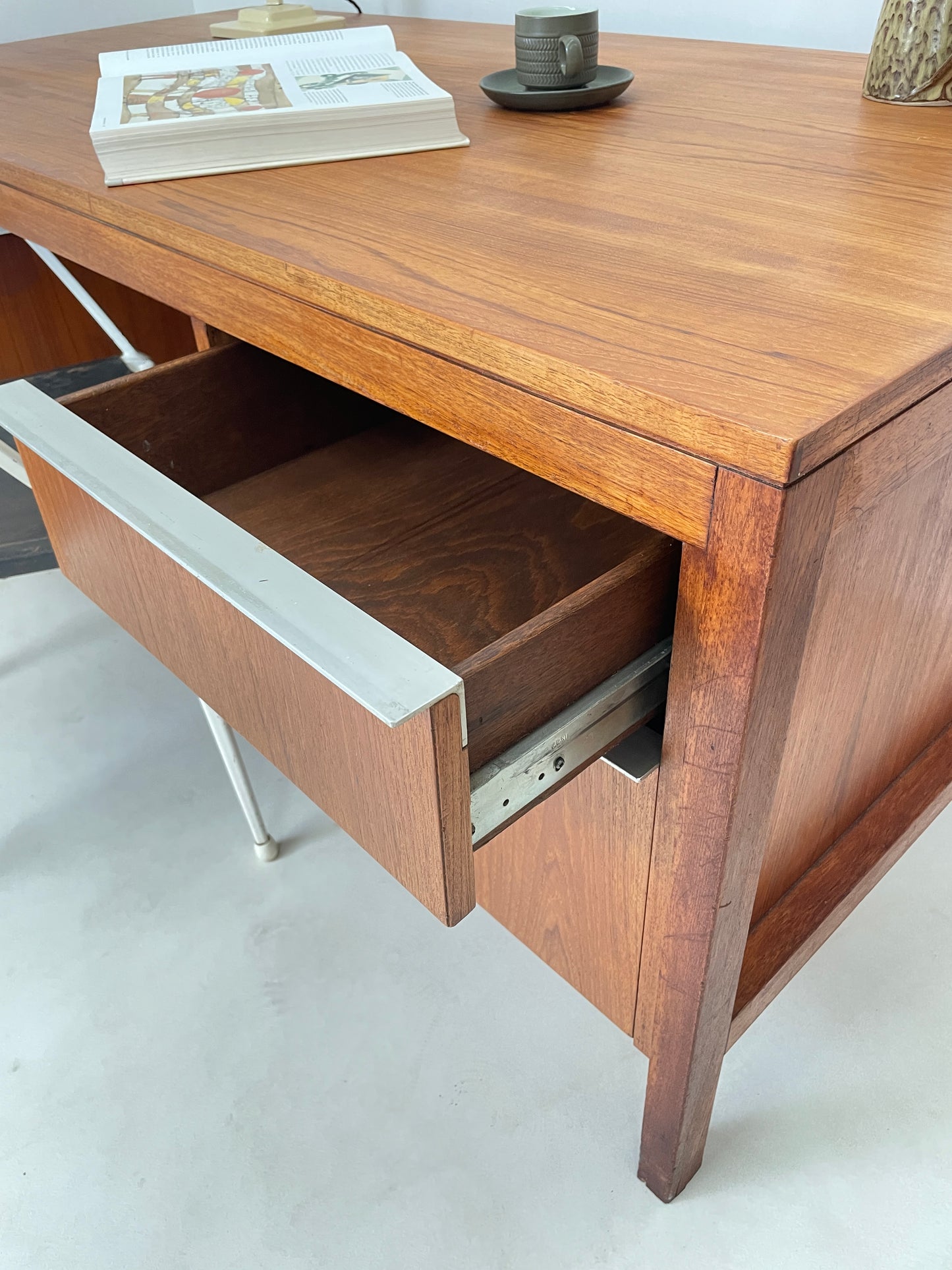 VINTAGE TEAK DOUBLE PEDESTAL PARTNERS DESK