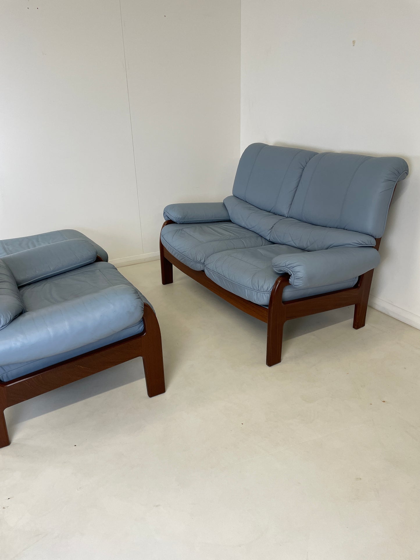 VINTAGE GPLAN 1990s NINA LEATHER SOFA, CHAIR & FOOTSTOOL