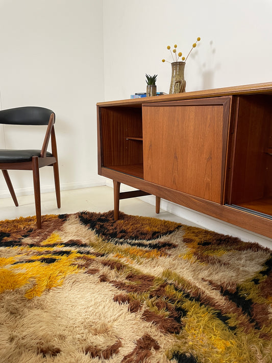 MID-CENTURY TEAK SIDEBOARD / MEDIA UNIT - ELLIOTS OF NEWBURY