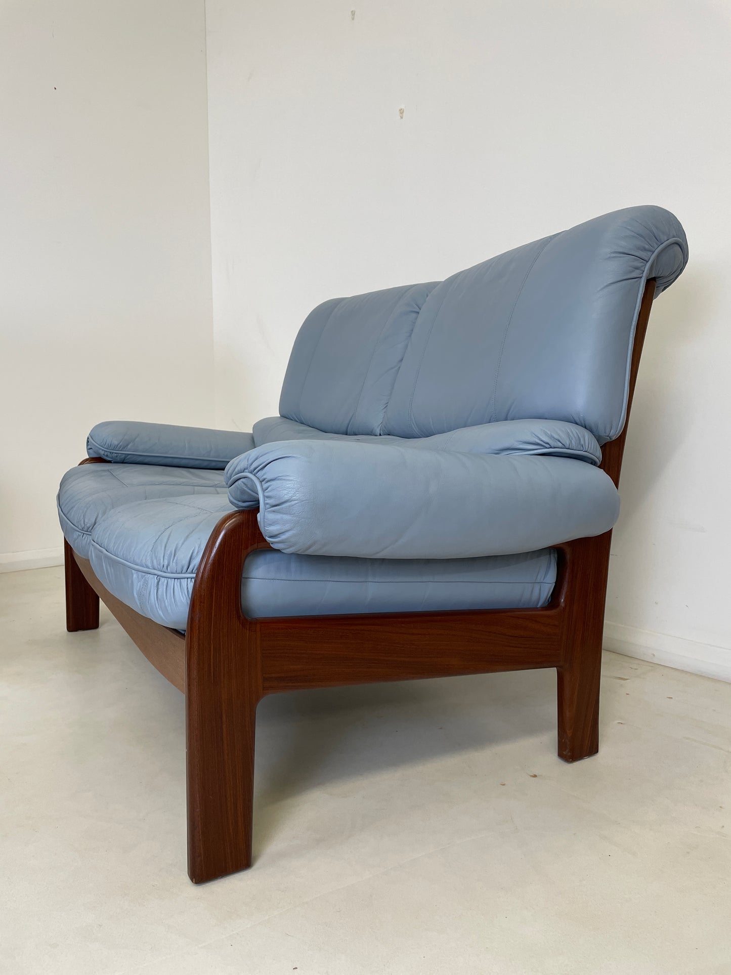 VINTAGE GPLAN 1990s NINA LEATHER SOFA, CHAIR & FOOTSTOOL