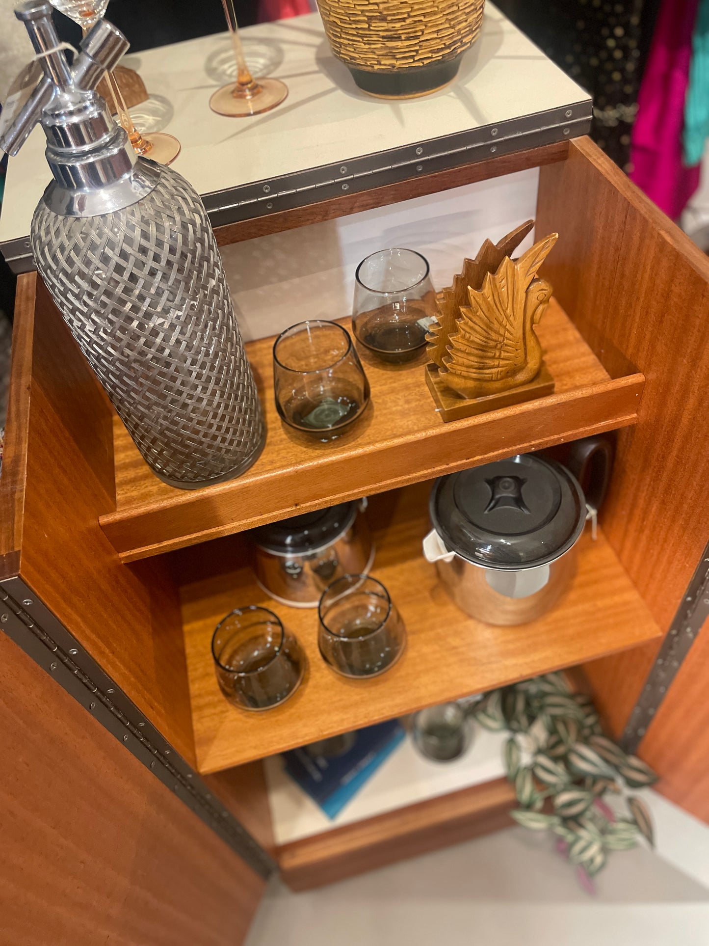 VINTAGE 1960S COCKTAIL CABINET / HOME BAR