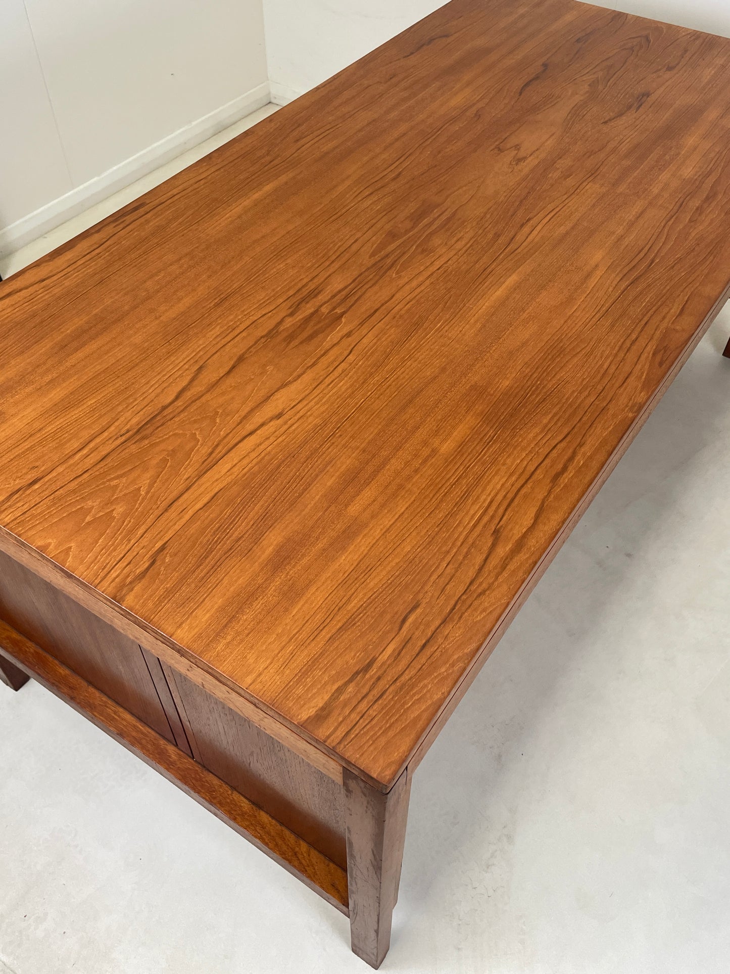 VINTAGE TEAK DOUBLE PEDESTAL PARTNERS DESK