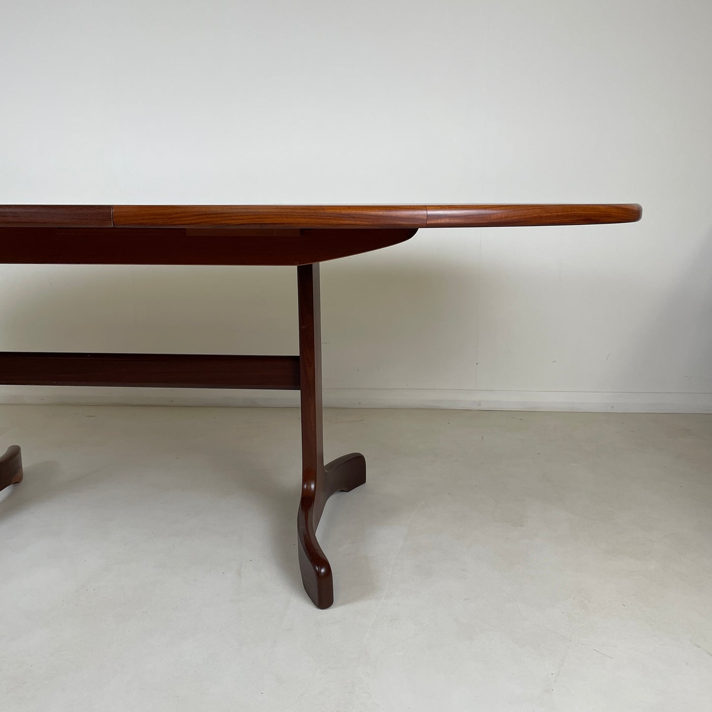 side profile image of extended teak gplan table