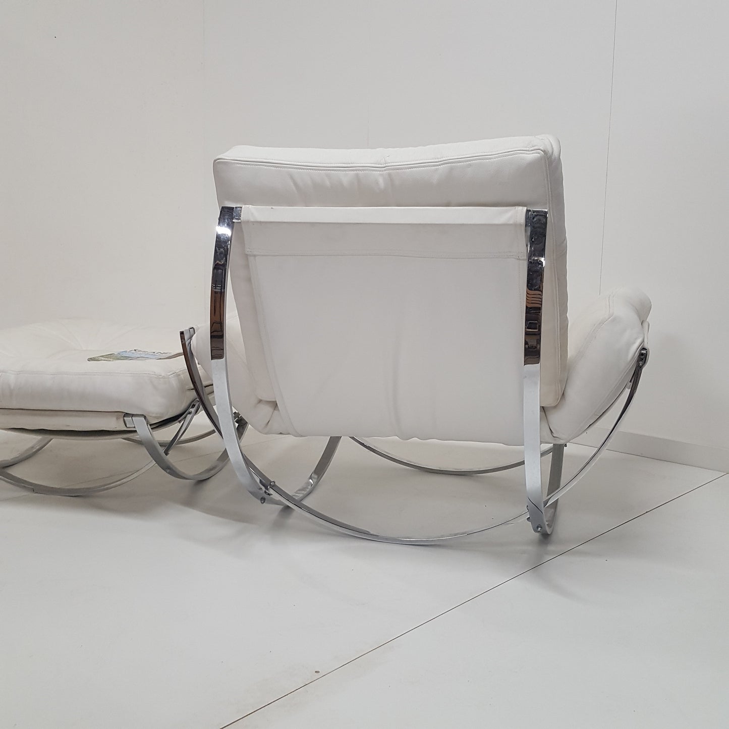 ITALIAN WHITE LEATHER STENDIG CHAIR AND OTTOMAN