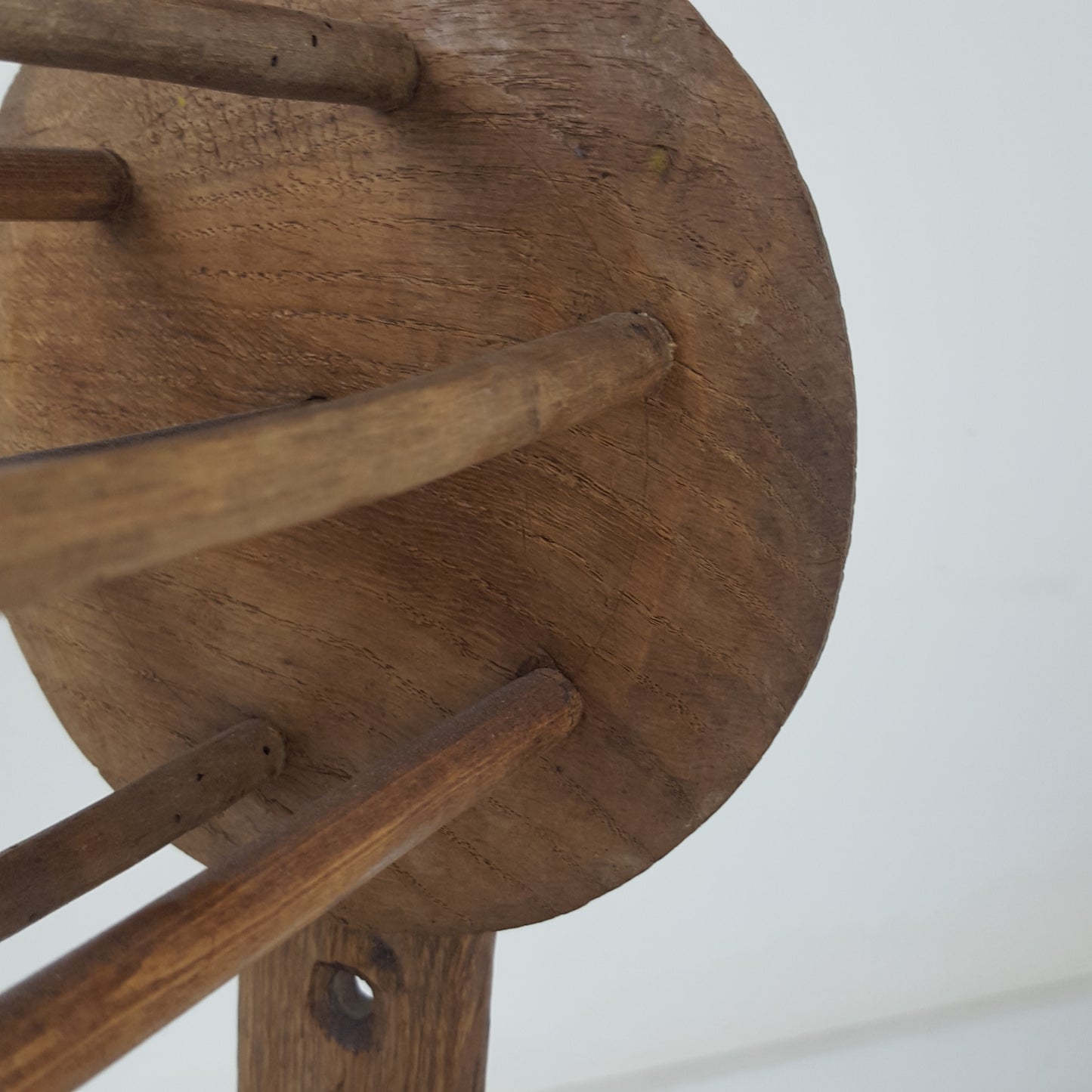 PRIMITIVE ANTIQUE OAK WOOL WINDER IN OAK