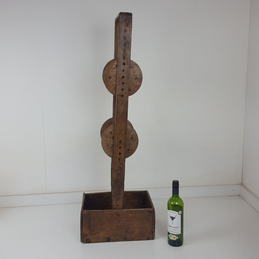 PRIMITIVE ANTIQUE OAK WOOL WINDER IN OAK