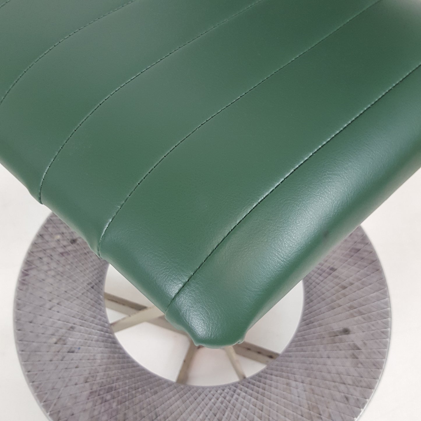 VINTAGE SWIVEL MACHINIST CHAIR IN GREEN