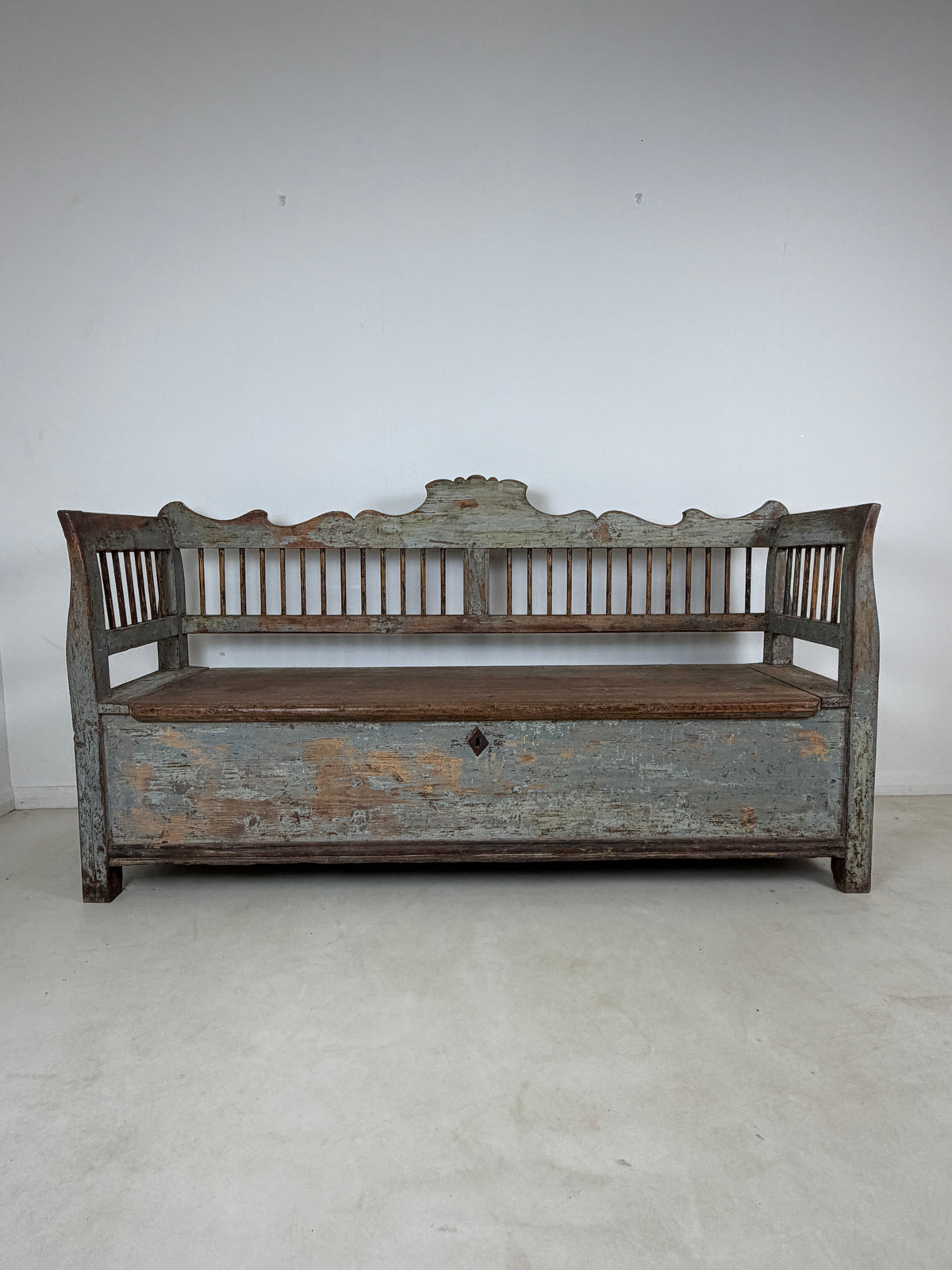 SWEDISH SETTLE BENCH 19TH CENTURY