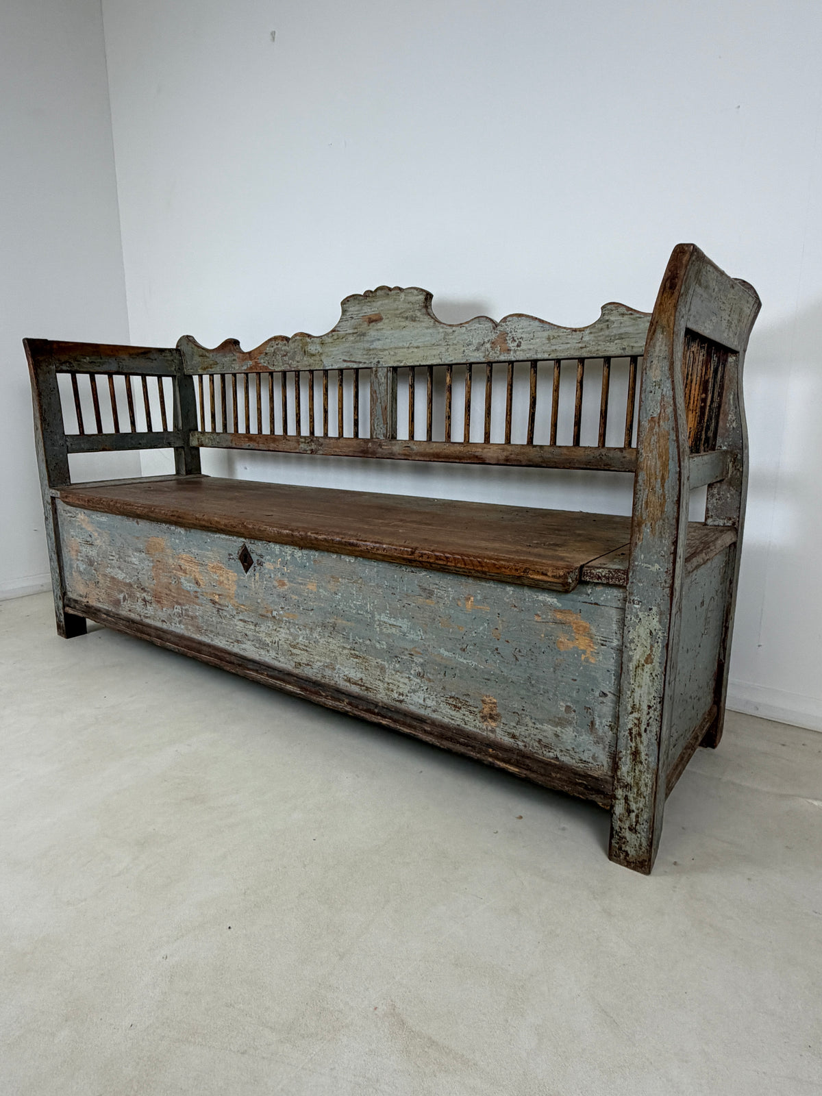 SWEDISH SETTLE BENCH 19TH CENTURY