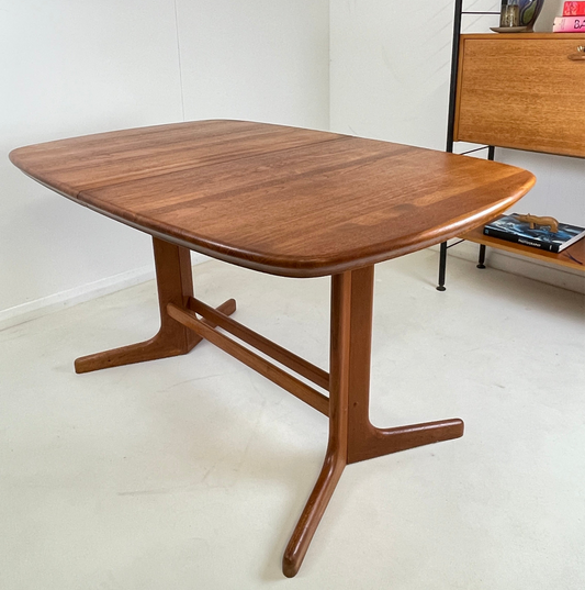VINTAGE TEAK DINING TABLE & 4 CHAIRS BY BENNY LINDEN