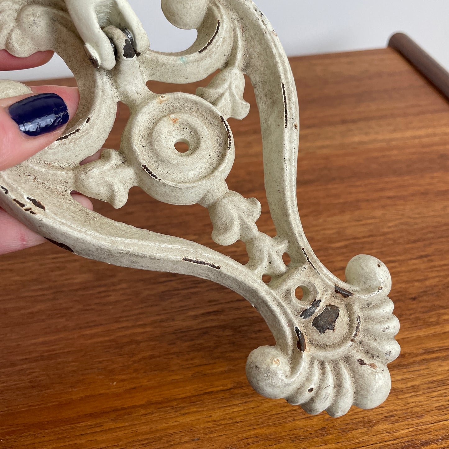 DOOR KNOCKER CREAM CAST ANTIQUE REVIVAL STYLE