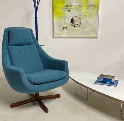CONTEMPORARY ELIPTICAL LOW WHITE COFFEE TABLE