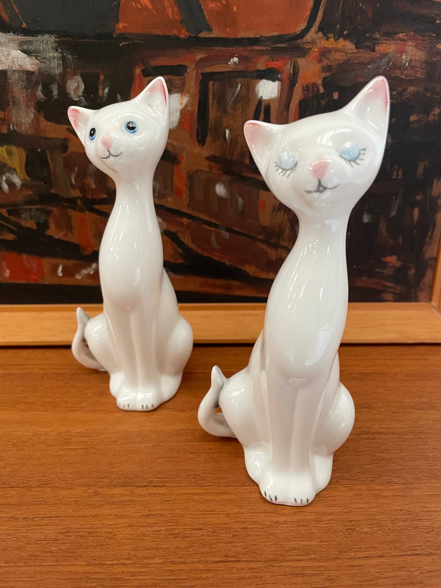 VINTAGE KITSCH CAT IN WHITE PORCELAIN x 2