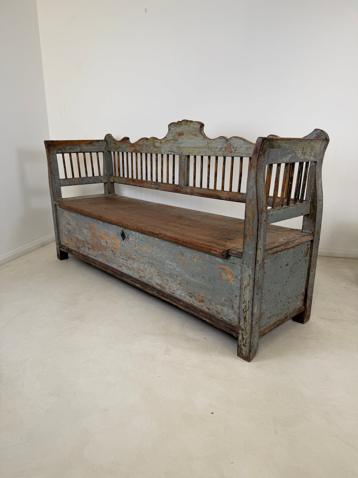 SWEDISH SETTLE BENCH 19TH CENTURY