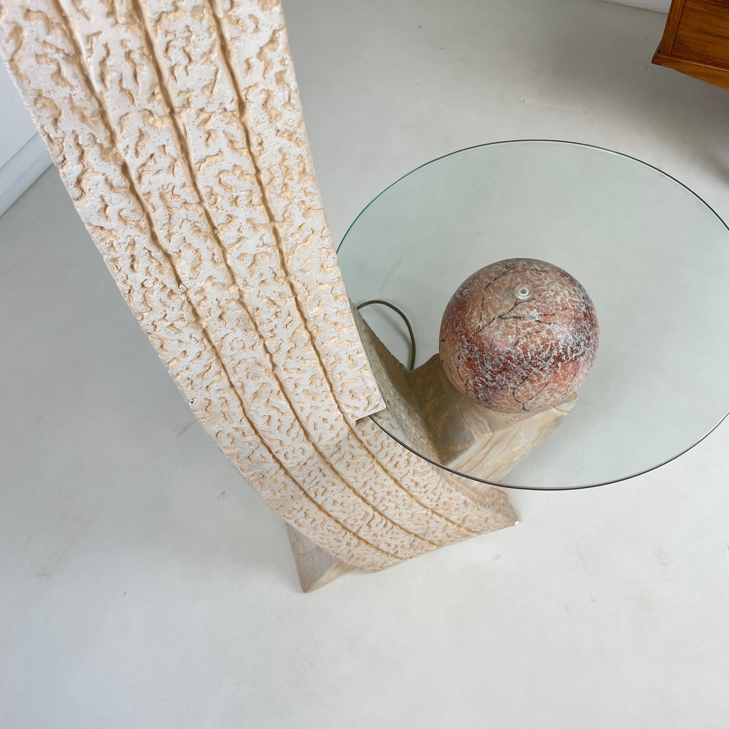 1980s POST MODERN TESSELLATED STANDARD LAMP TABLE