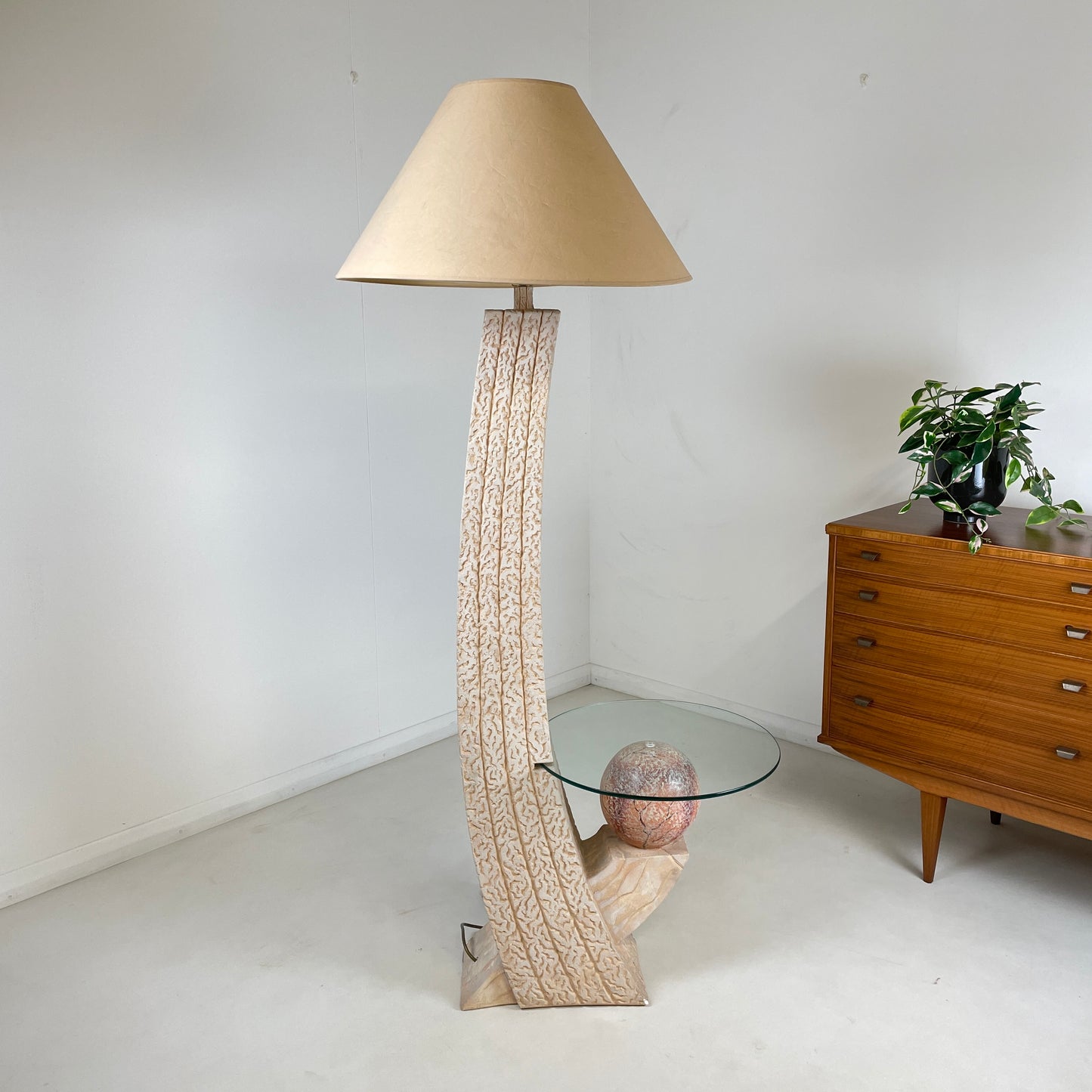 1980s POST MODERN TESSELLATED STANDARD LAMP TABLE