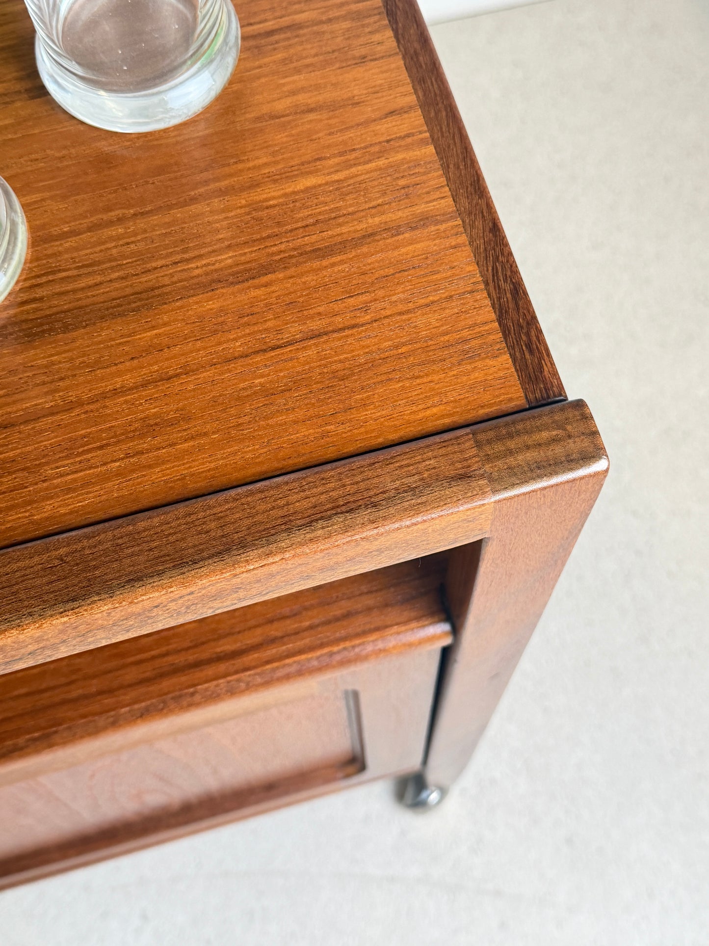 1960s GPLAN TEAK FRESCO BUFFET CART / DTINKS TROLLEY