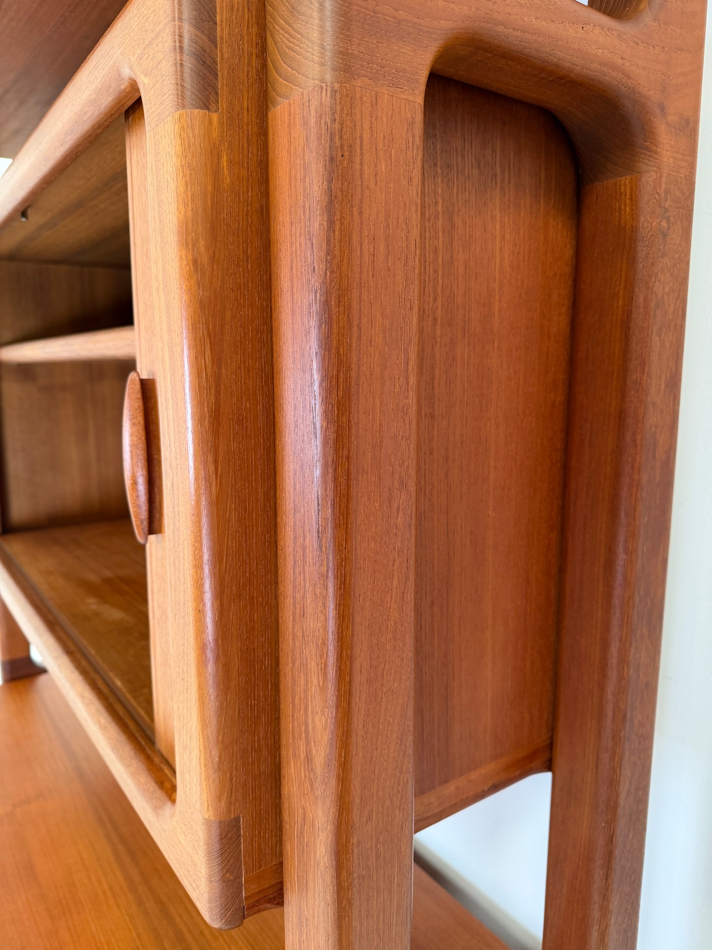 DYRLUND TEAK ROOM DIVIDER BOOKCASE