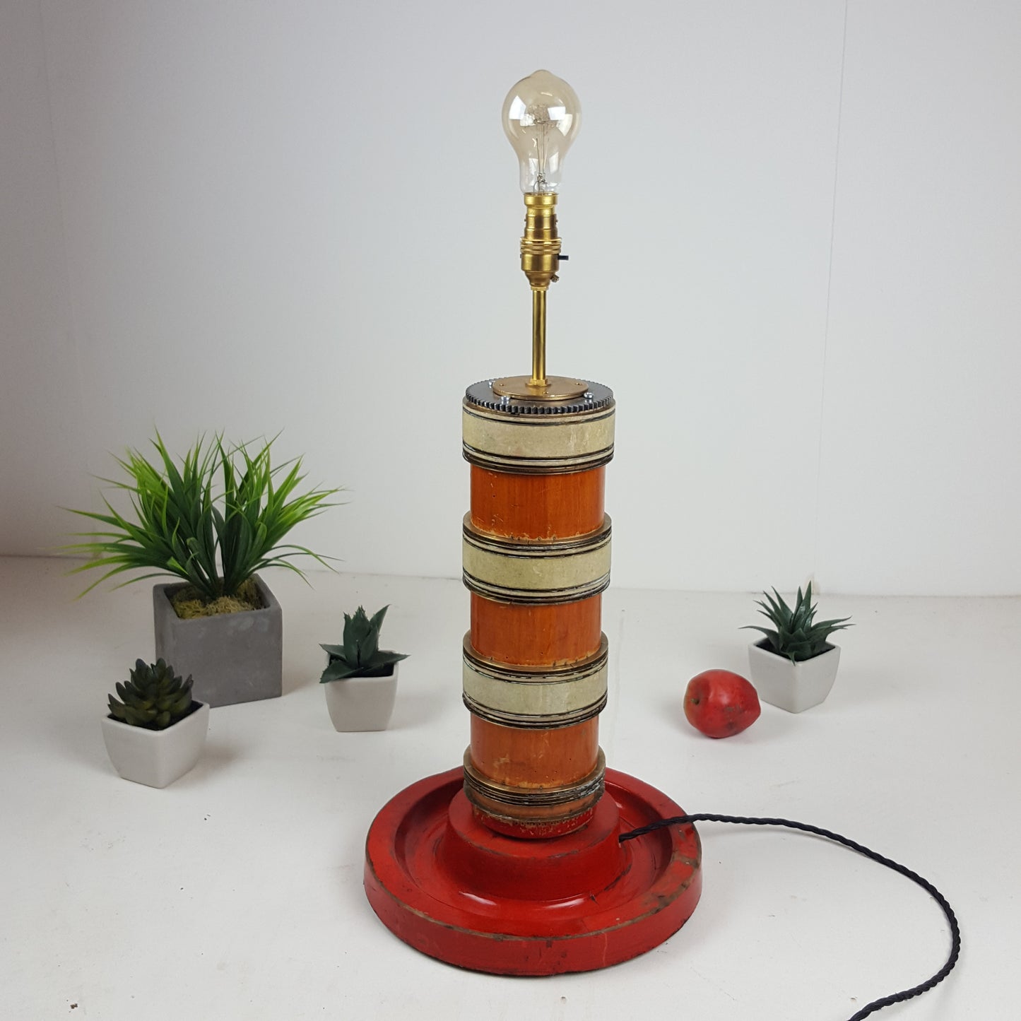 BESPOKE VINTAGE WALLPAPER PRINTING ROLLER LAMP