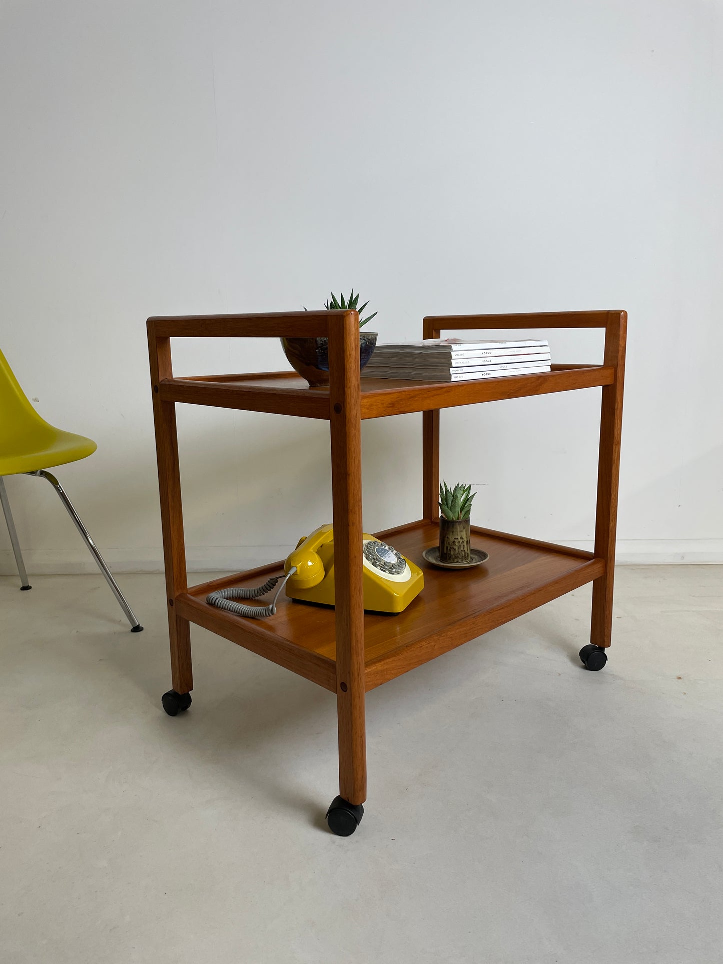 VINTAGE TEAK DRINKS TROLLEY