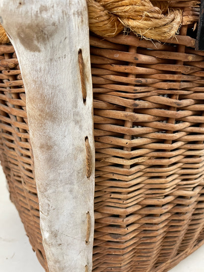 ANTIQUE WOVEN WILLOW TRUNK / BASKET