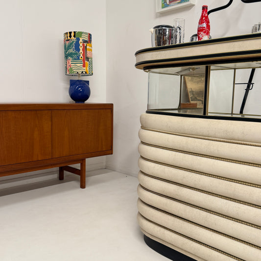 1950s RETRO COCKTAIL BAR WITH BACK BAR