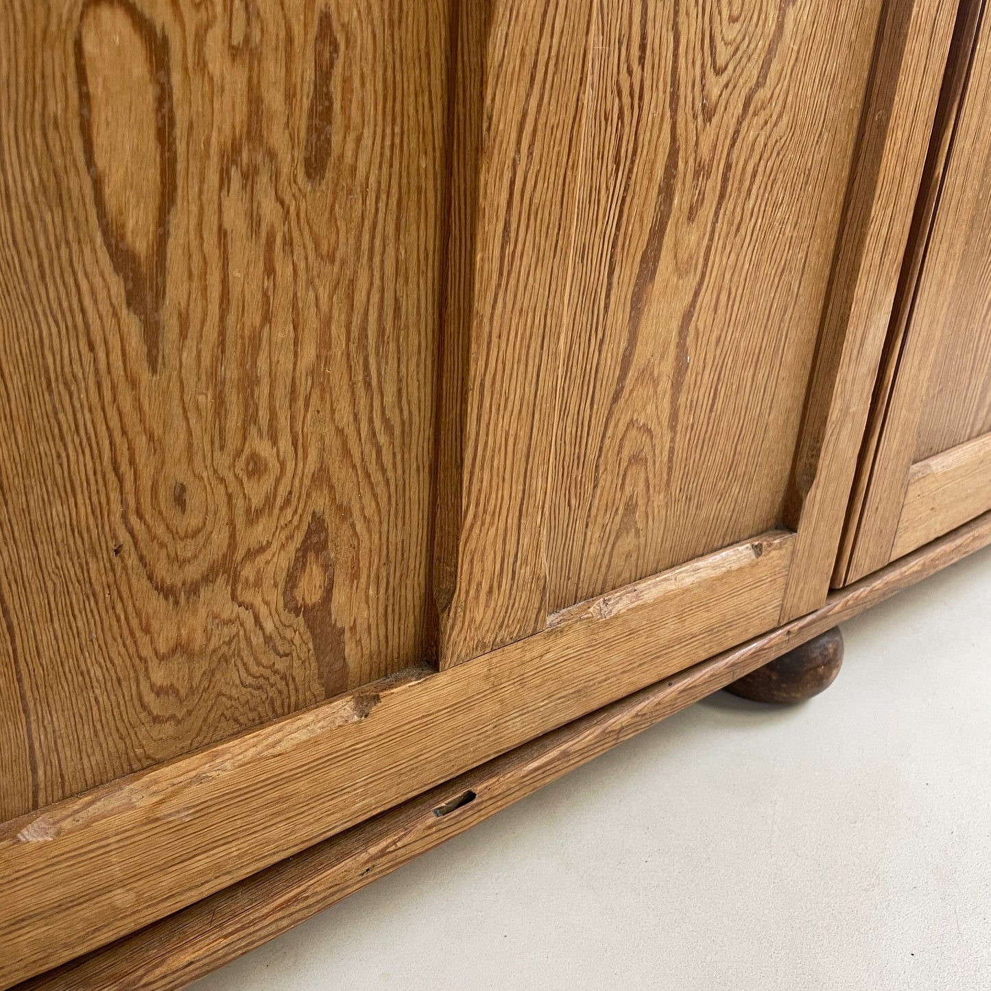 LARGE ANTIQUE PINE THREE DOOR KITCHEN/HALL CABINET
