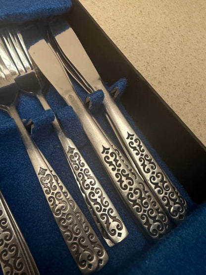 VINTAGE CUTLERY SET BY RICHMOND 44 PIECES