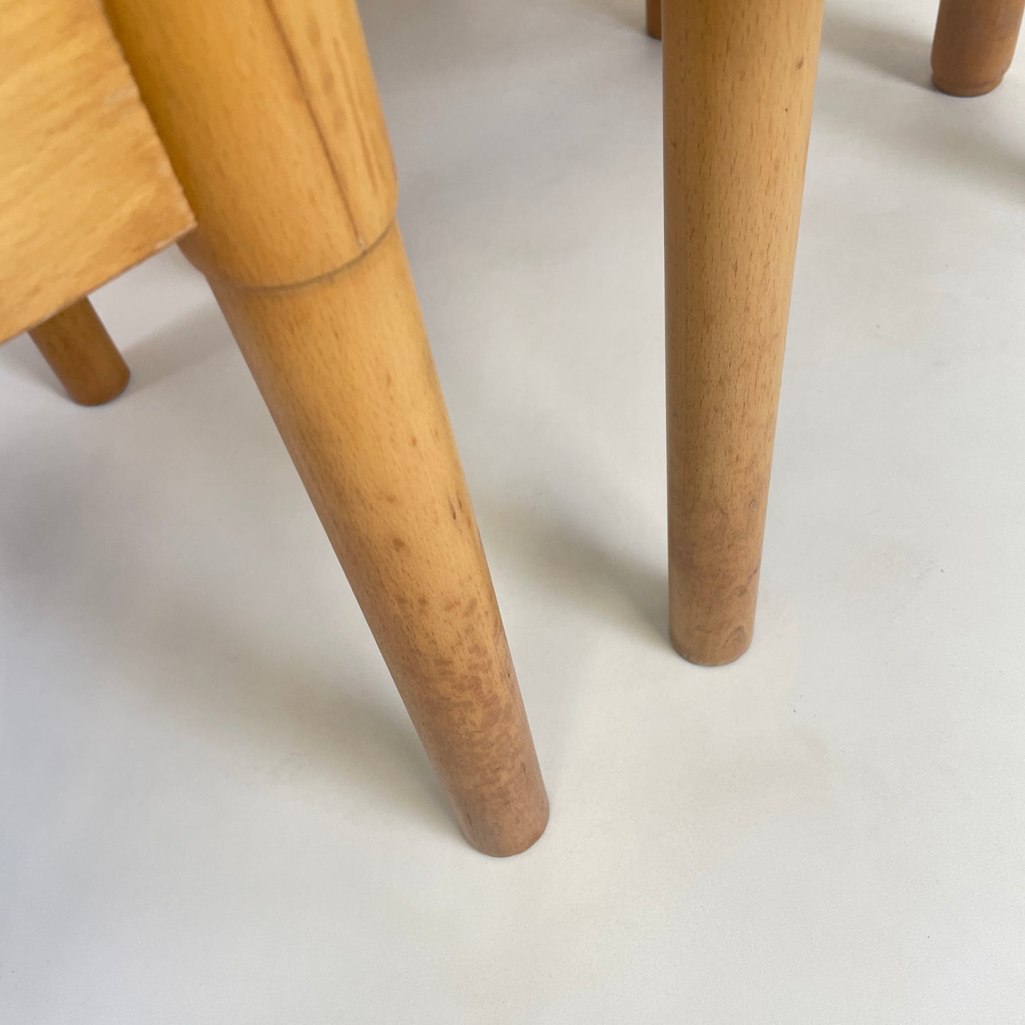 DINETTE TABLE AND CHAIRS IN BEECH