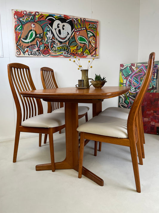 VINTAGE TEAK DINING TABLE & 4 CHAIRS BY BENNY LINDEN