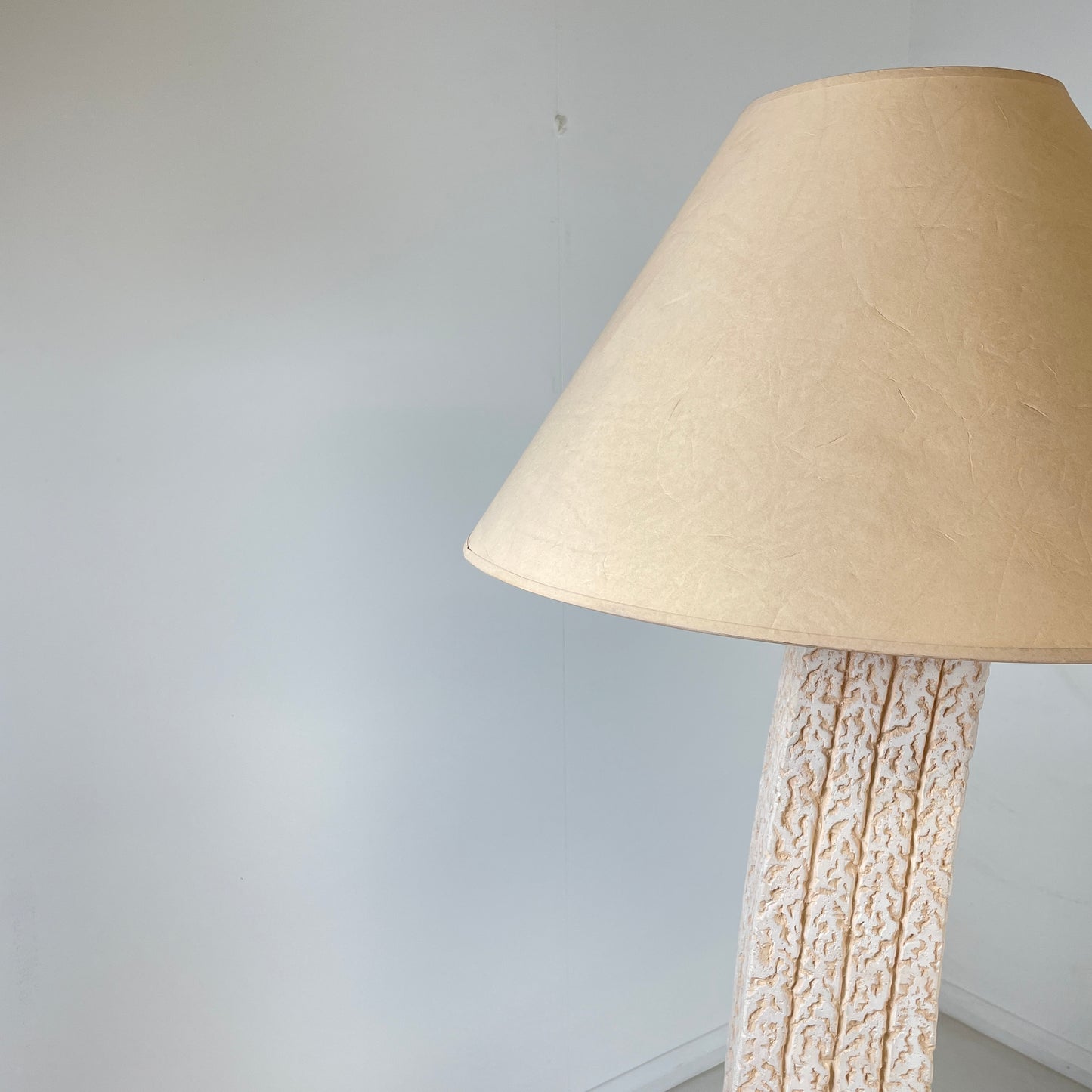 1980s POST MODERN TESSELLATED STANDARD LAMP TABLE