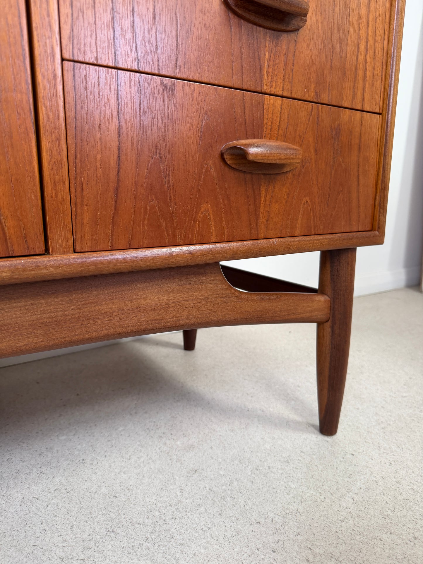 1960s GPLAN TEAK BRASILIA COMPACT SIDEBOARD / DRINKS CABINET