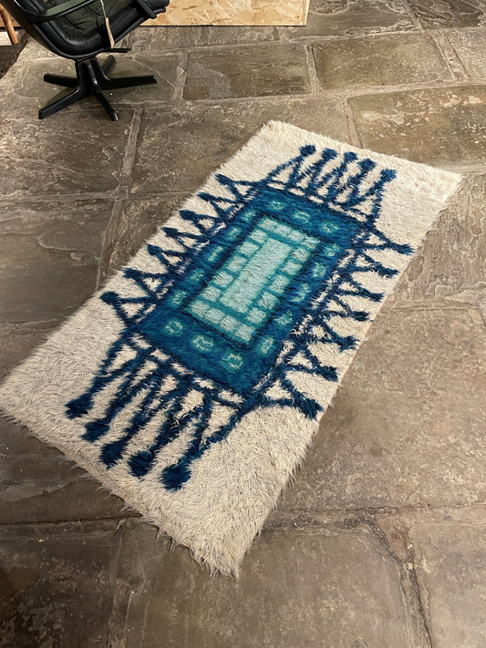 VINTAGE TURQUOISE AND CREAM AXMINSTER WOOL RUG