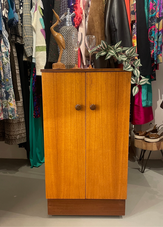 VINTAGE 1960S COCKTAIL CABINET / HOME BAR